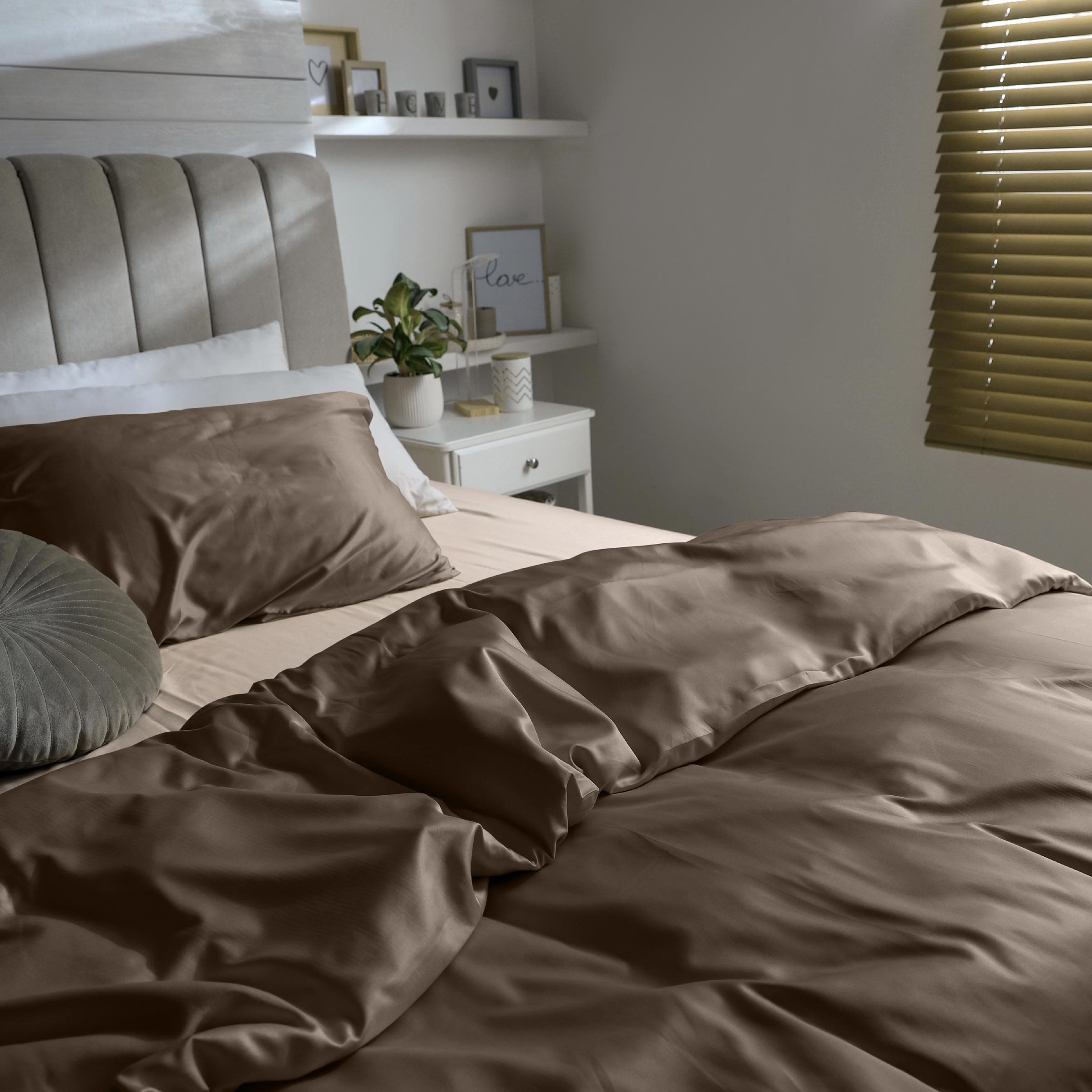 Dommelin Dekbedovertrek Set Satijn 300TC Bruin