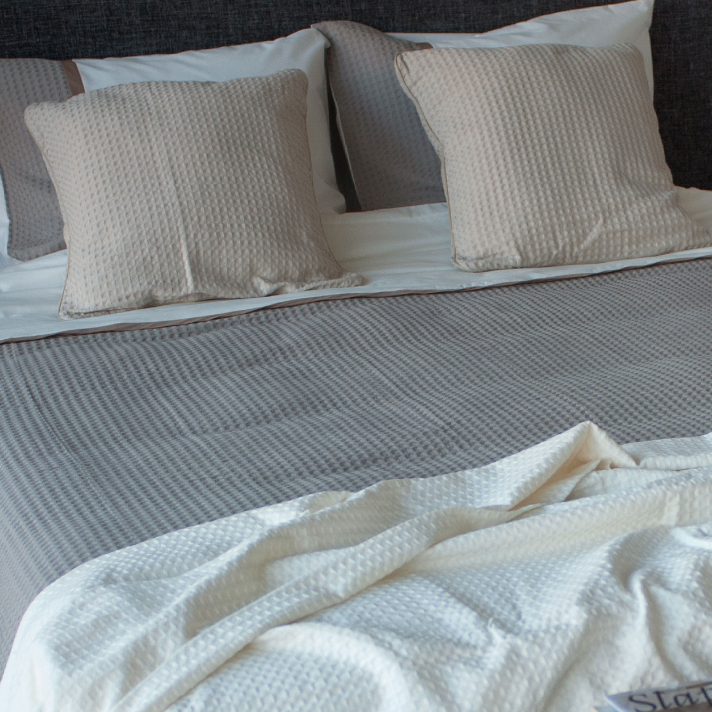 Dommelin Sierkussenhoes Bari Katoen Steenkool