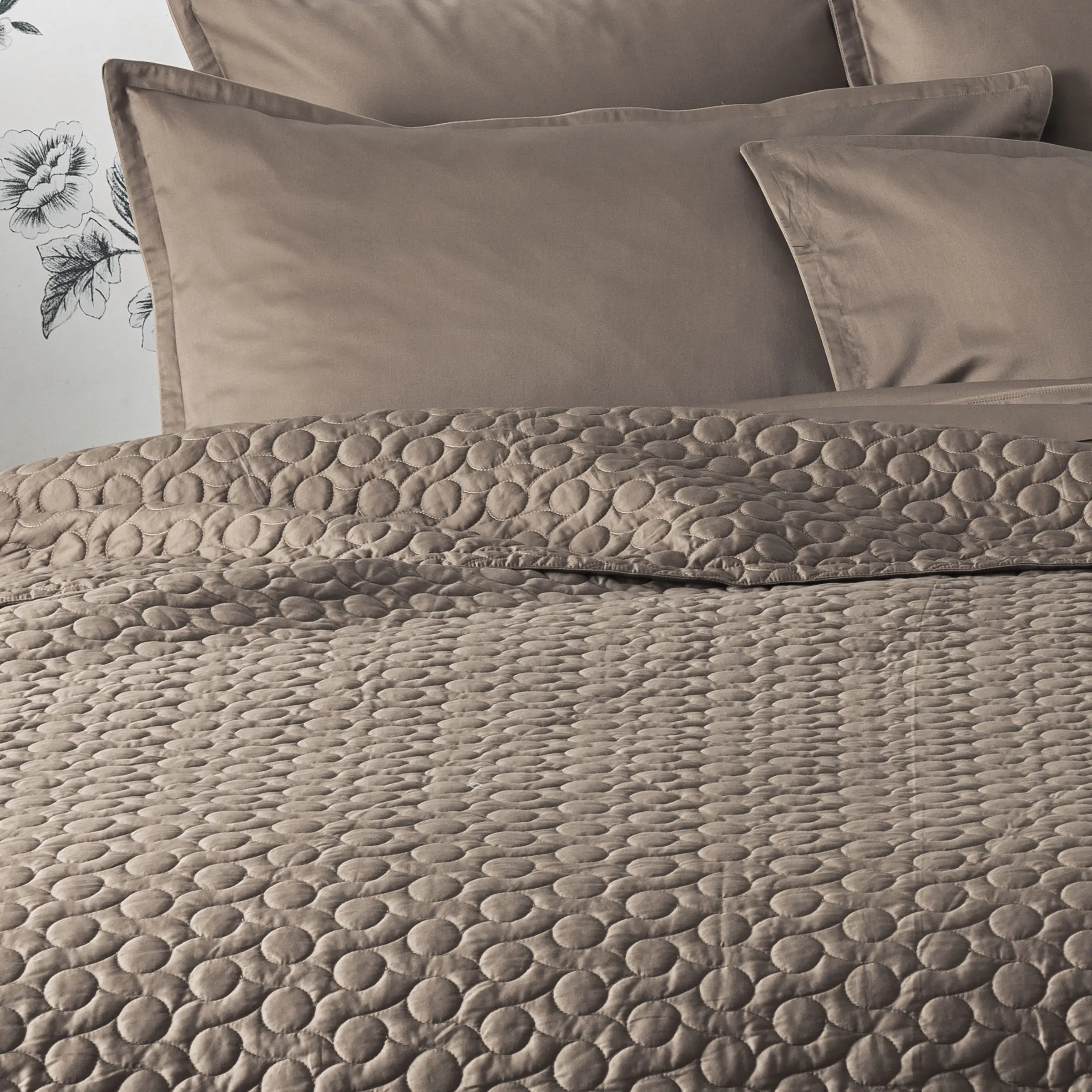 Alexandre Turpault Sprei Poesie Satijn Deer Brown 260 x 240 cm