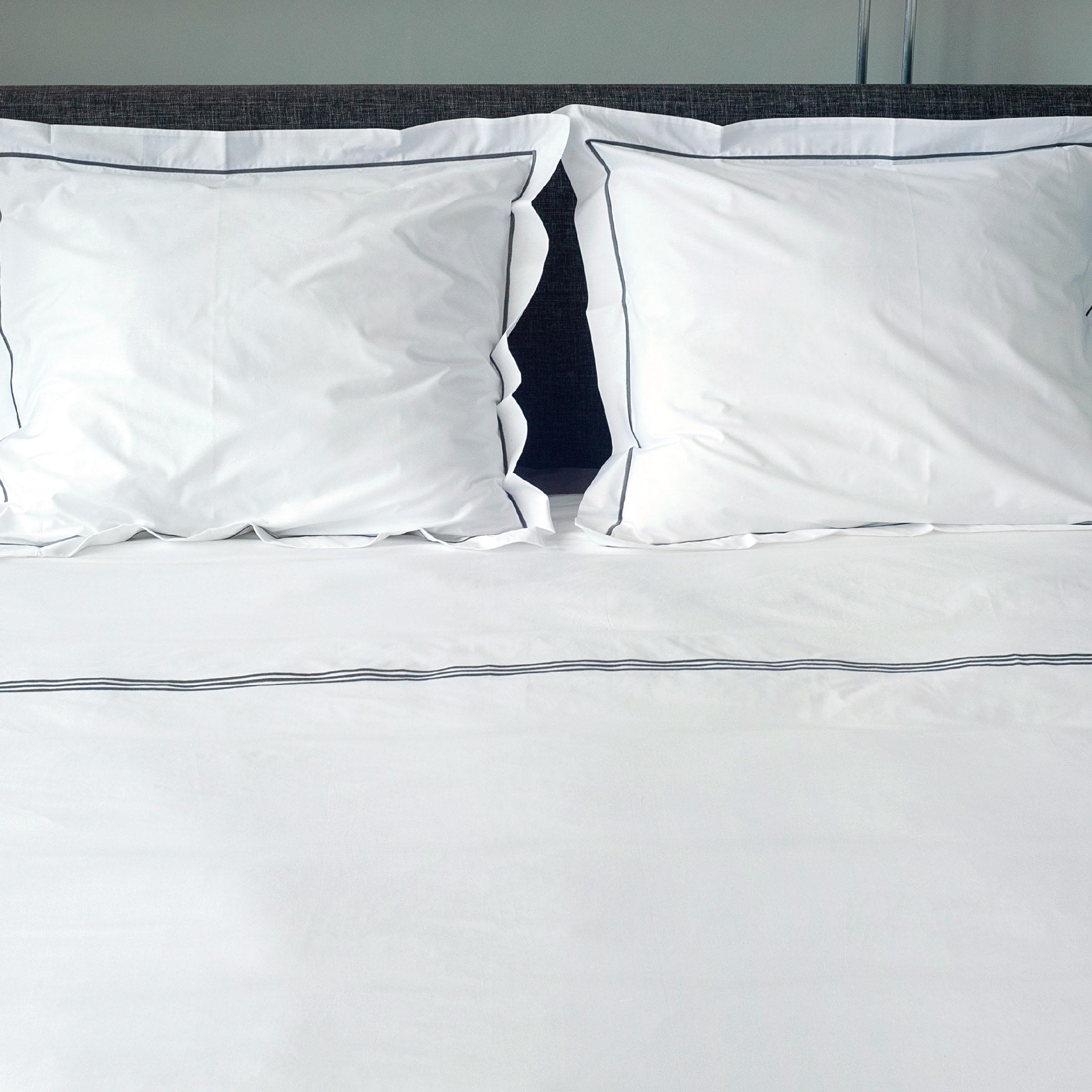 Dommelin Dekbedovertrekset Cortina Percal 200TC Wit - Antraciet