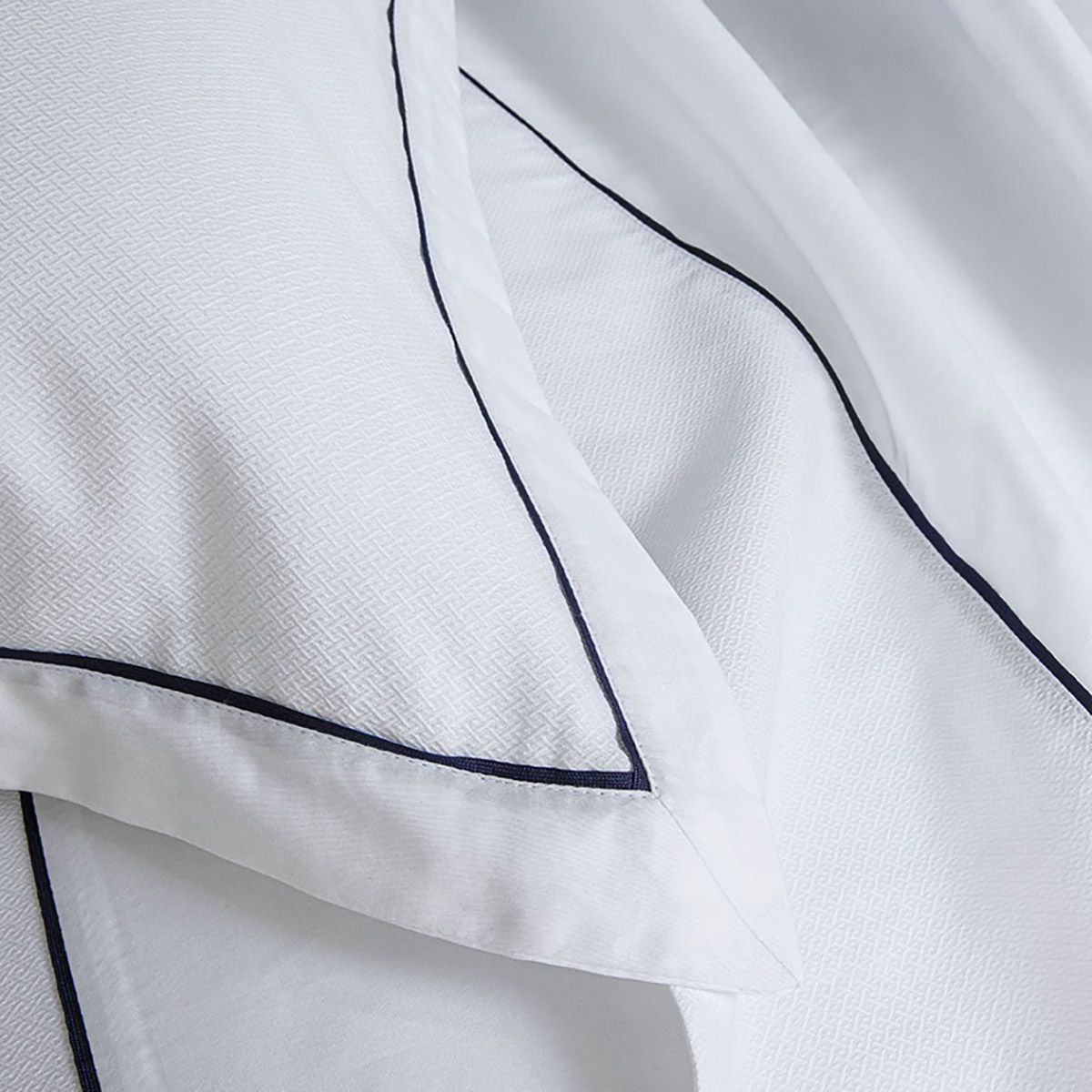 Alexandre Turpault Dekbedovertrek Set Orsay Organic Jacquard Satijn 300TC Wit - Marine