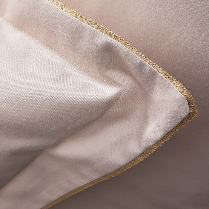 Alexandre Turpault Nobel Kussensloop