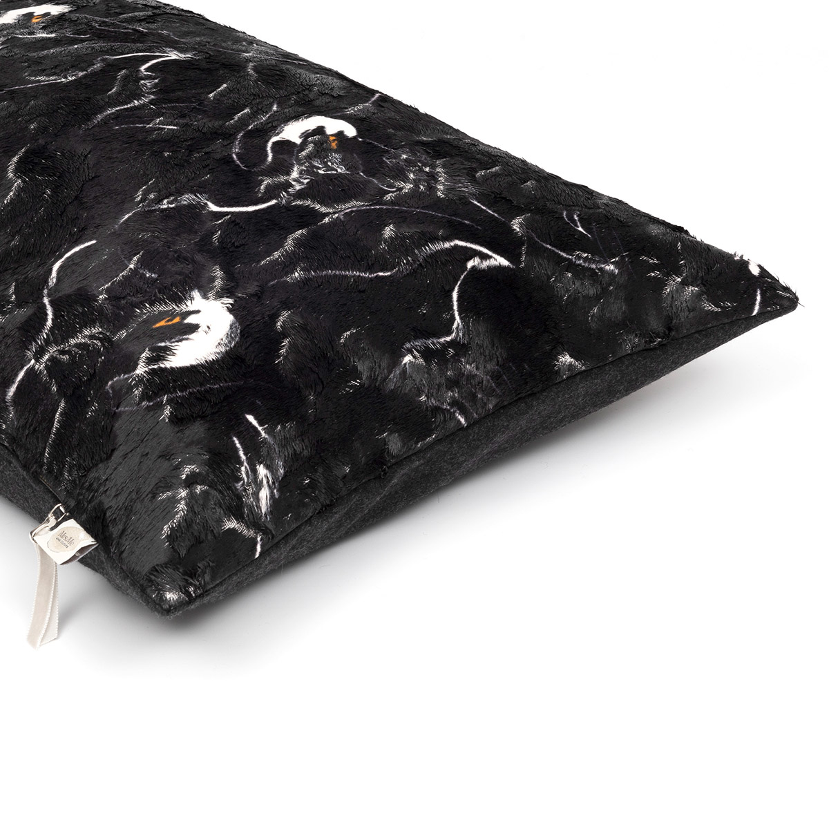 Mrs.Me Sierkussen Swan Velours Multiblack 45 x 60 cm