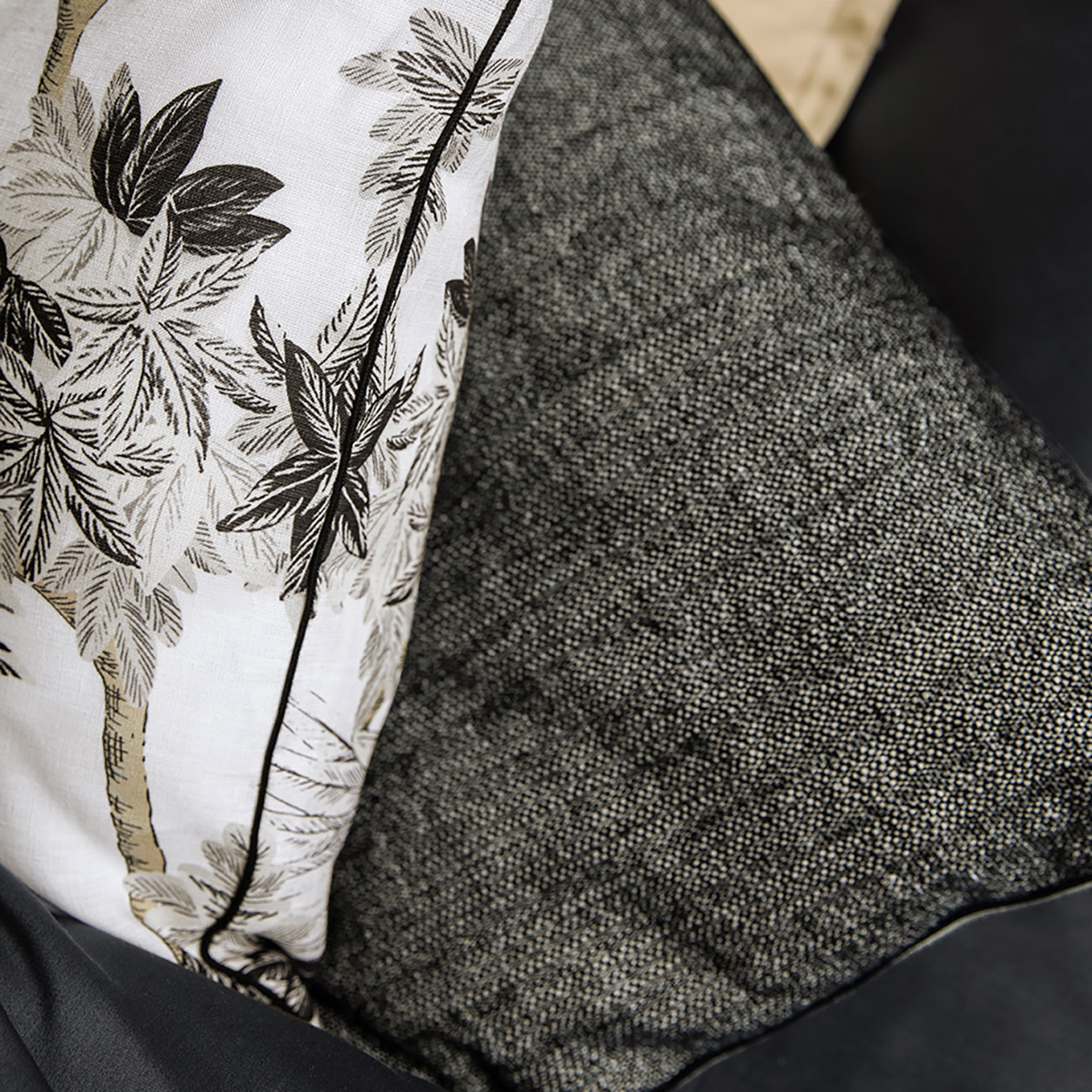 Alexandre Turpault Sierkussenhoes Voltaire Velours Cloud Grey 40 x 60 cm