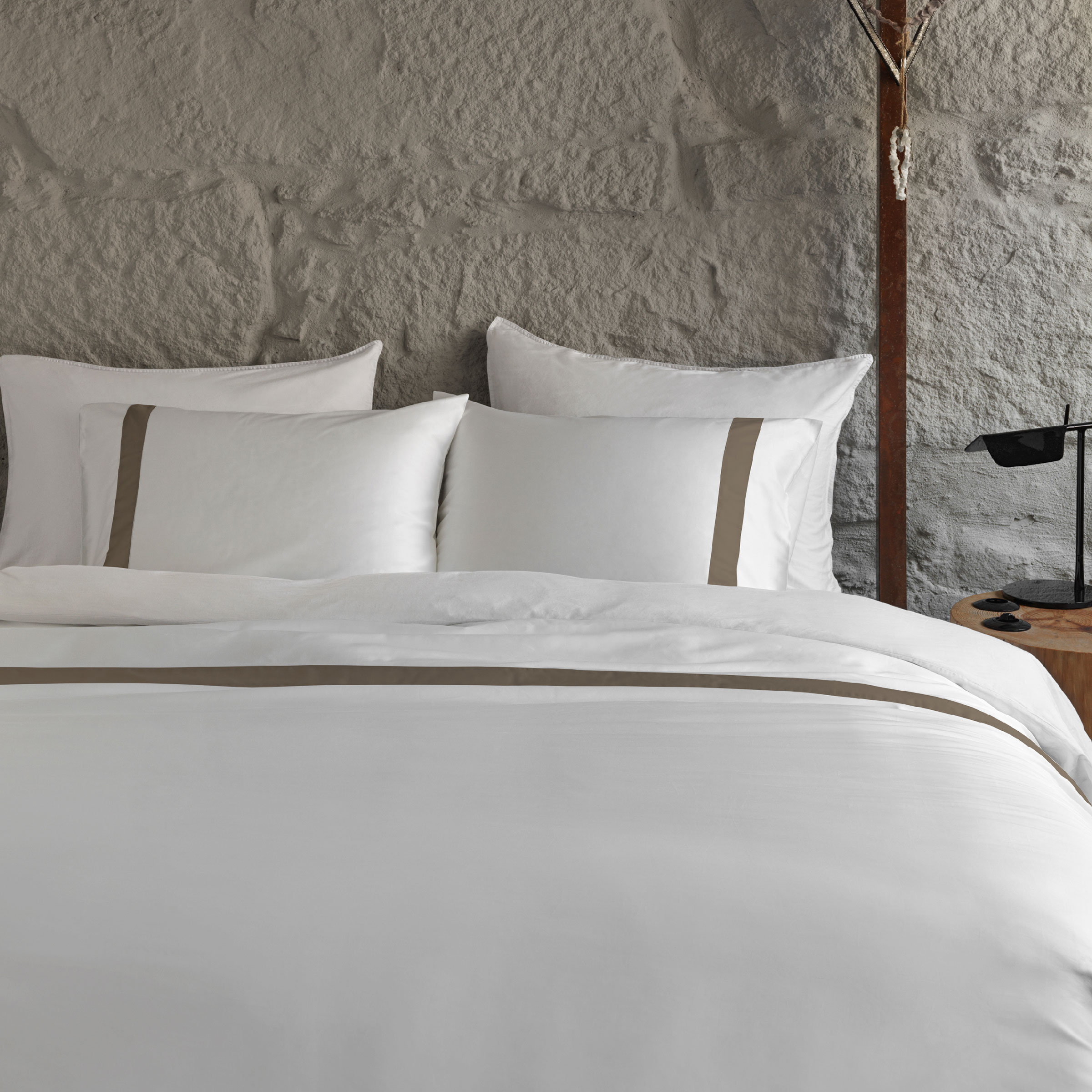 Dommelin Dekbedovertrekset Listra Satijn 300TC Wit - Nootmuskaat