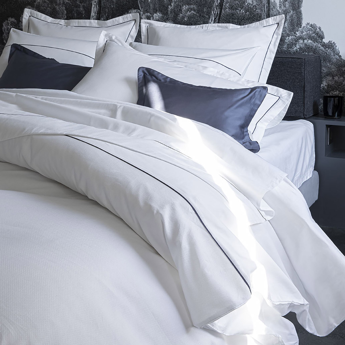 Alexandre Turpault Dekbedovertrek Set Orsay Organic Jacquard Satijn 300TC Wit - Marine