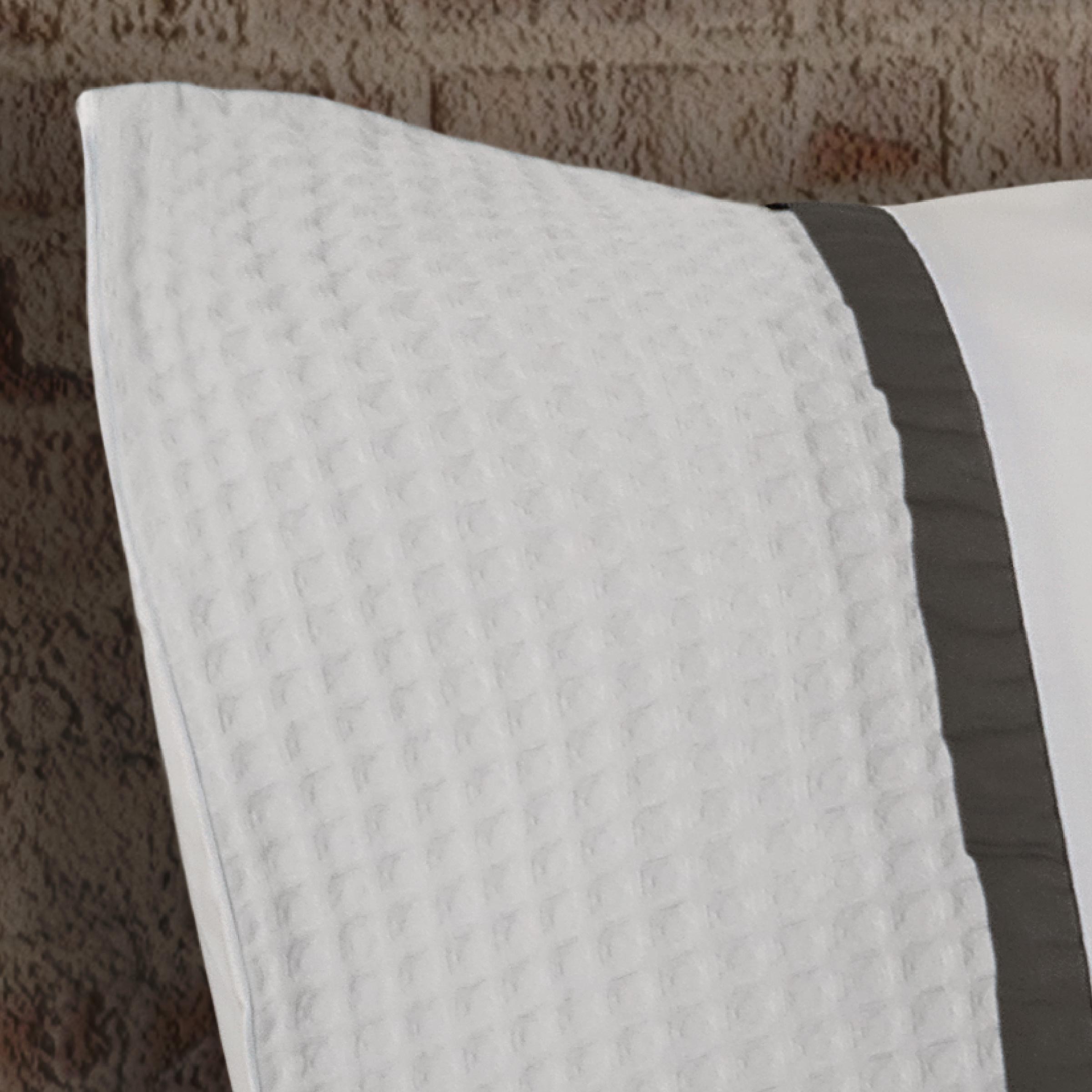 Dommelin Kussensloop Bari Percal 200TC Wit - Leisteengrijs 60 x 70 cm