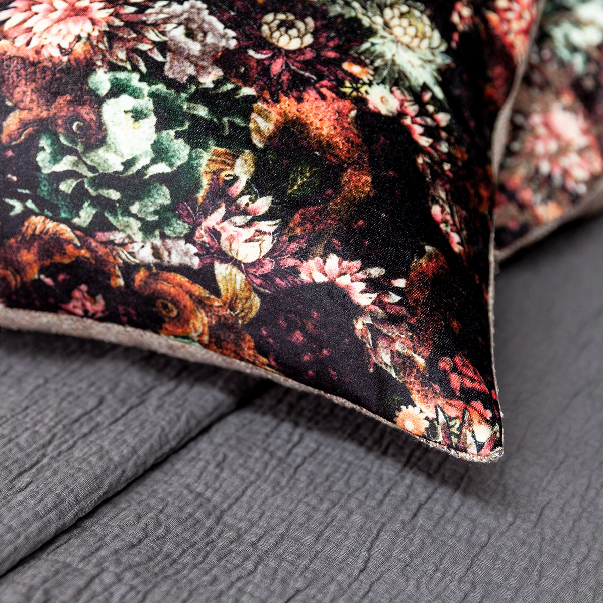 Mrs.Me Sierkussen Lily Velours Multiblack 45 x 60 cm
