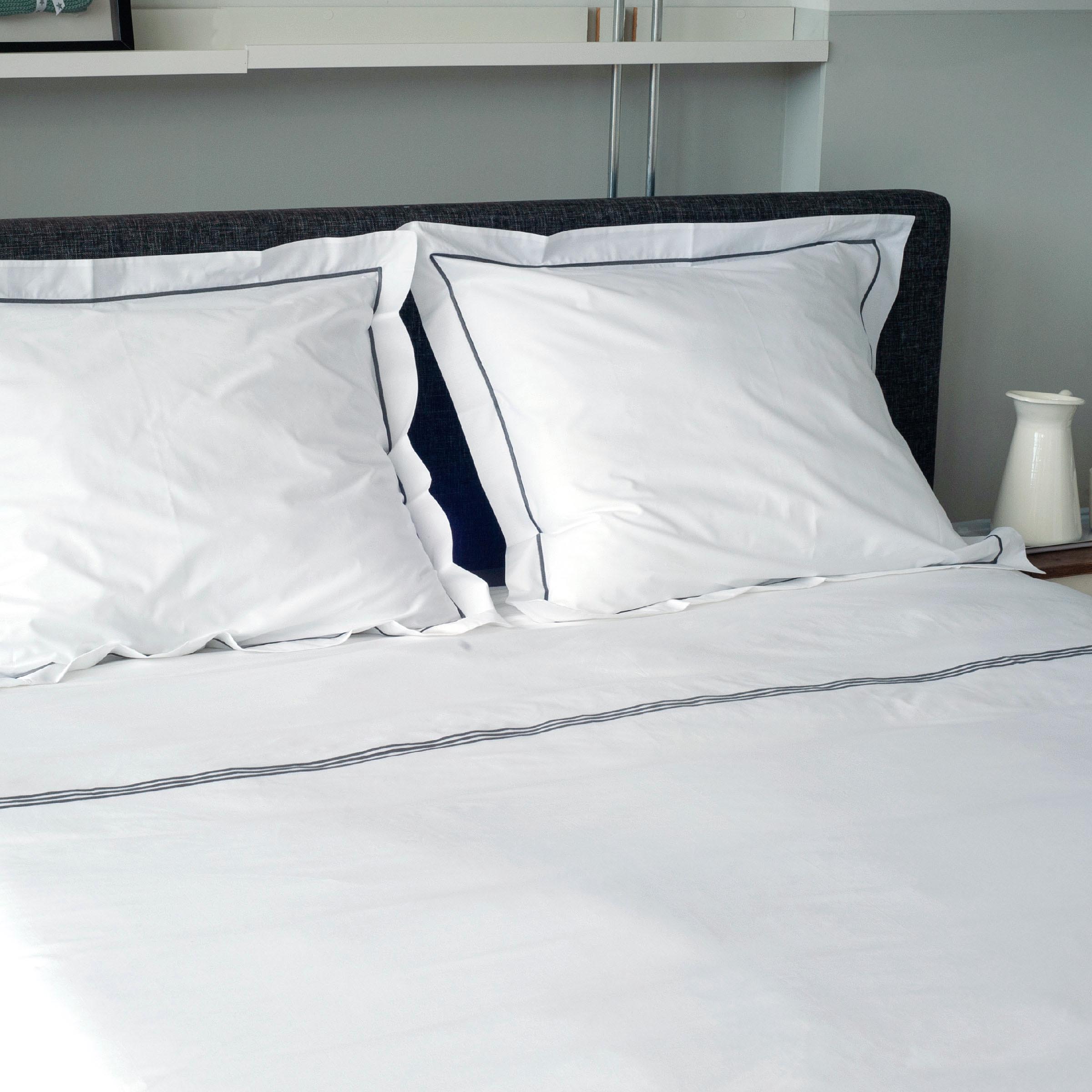 Dommelin Dekbedovertrekset Cortina Percal 200TC Wit - Antraciet