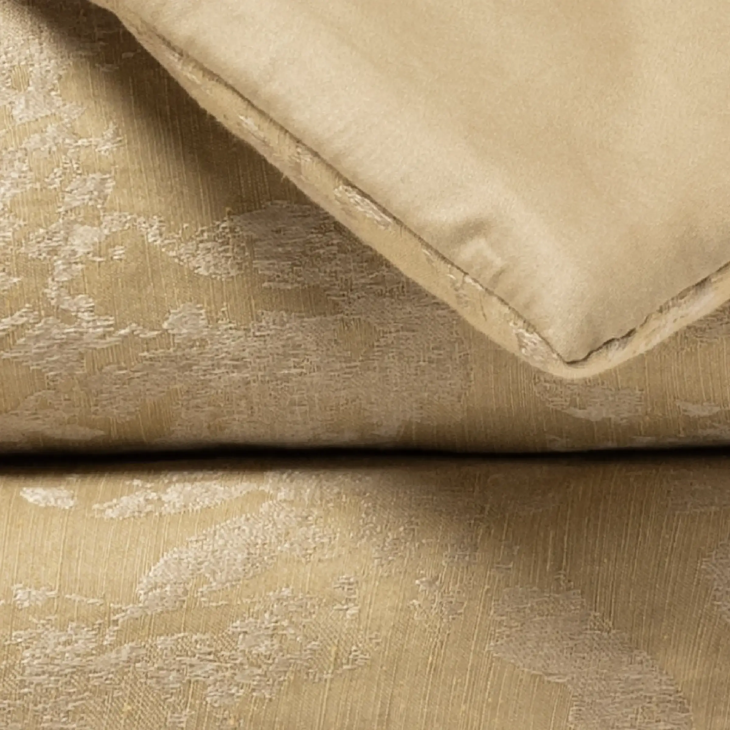 Alexandre Turpault Bedeindsprei Lin & Soie Linnen Mix Desert 140 x 240 cm