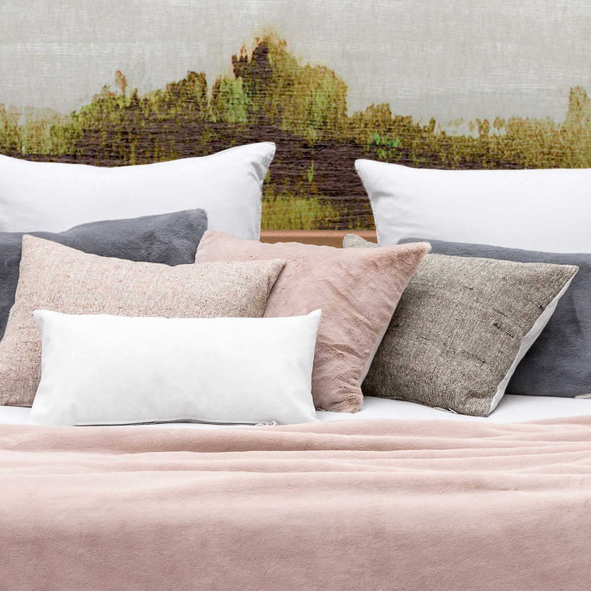 Mrs.Me Sierkussen Caprice Imitatiebont Soft Pink 45 x 60 cm