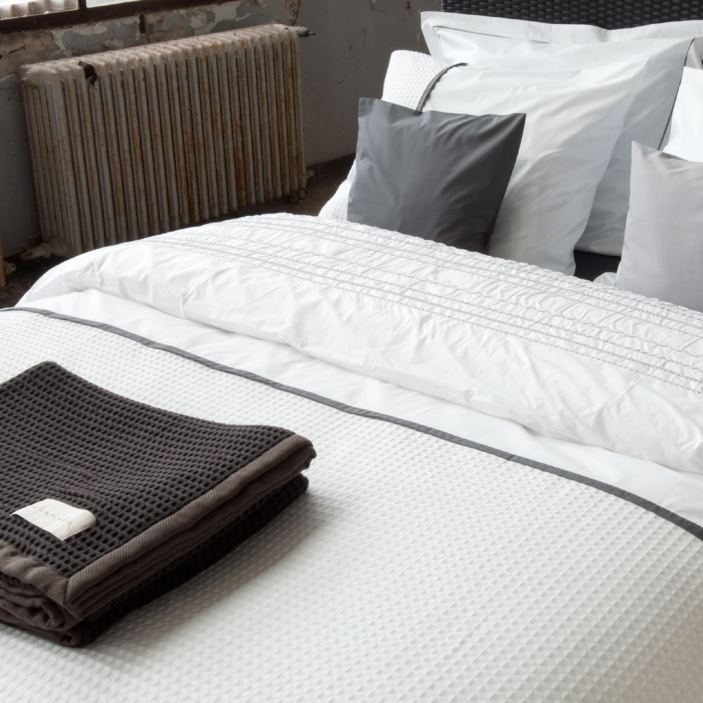 Dommelin Dekbedovertrekset Bari Percal 200TC Wit - Leisteengrijs 