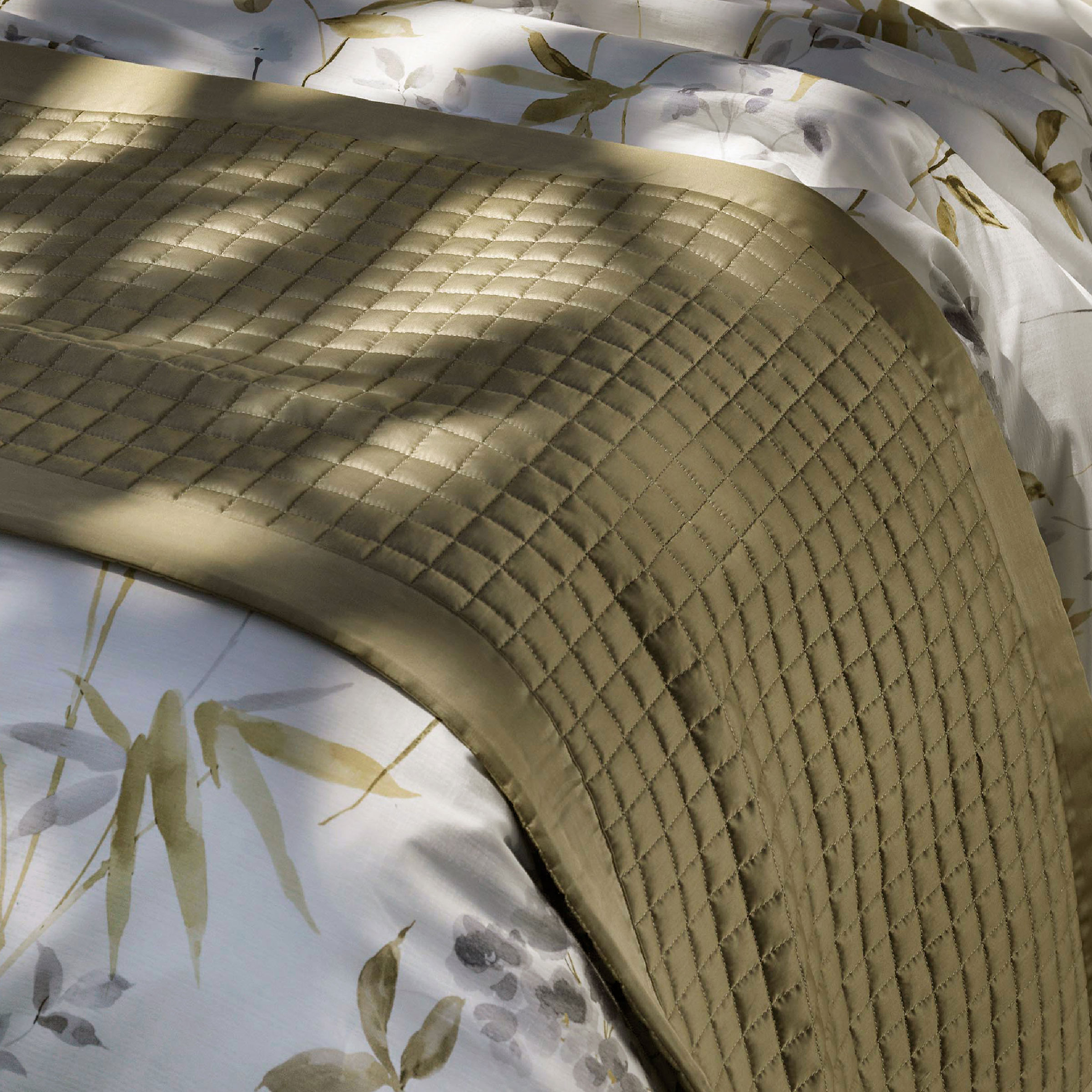 Dommelin Sprei Chicago Satijn 300TC Taupe