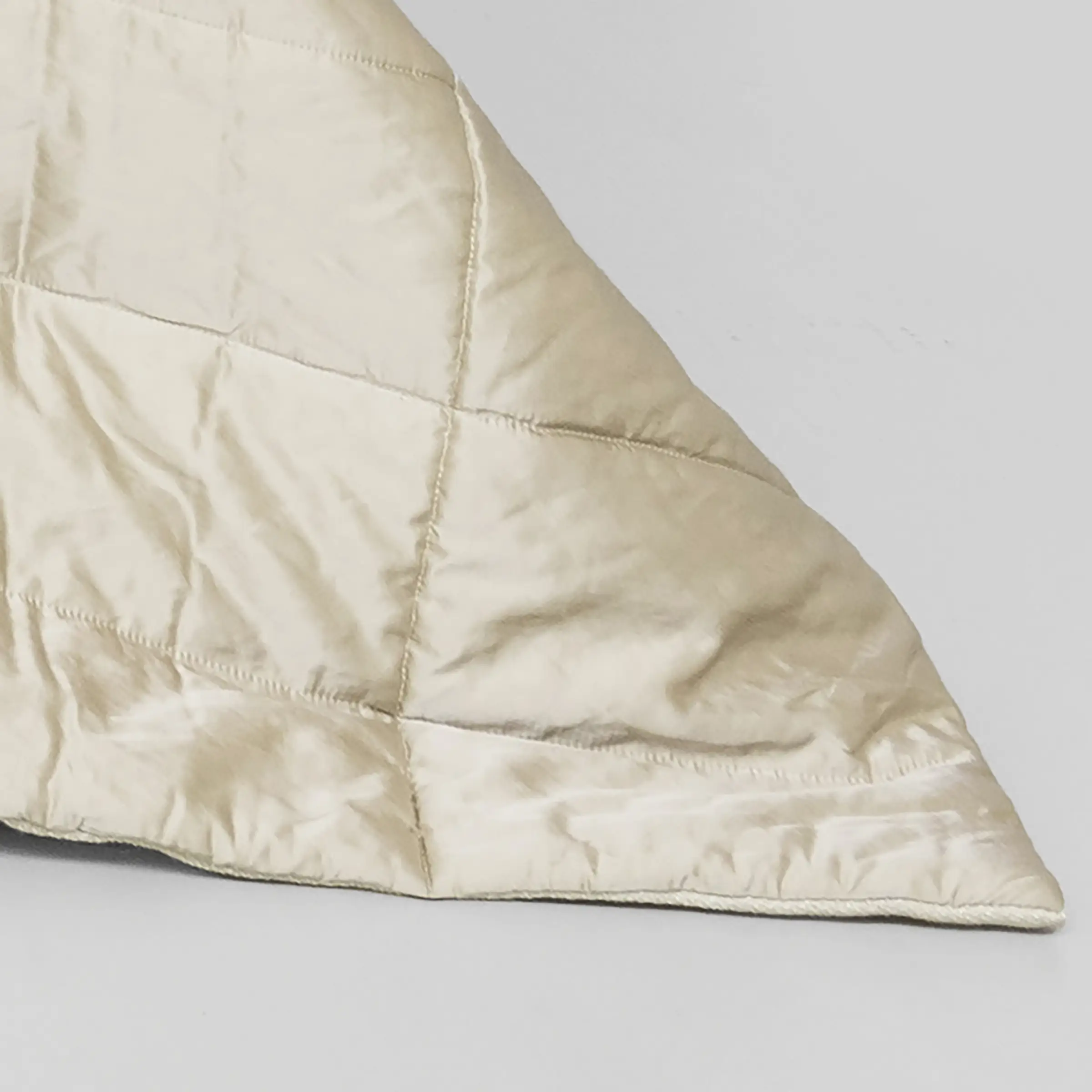 Mrs.Me Bedeind Sprei Memoir Polykatoen - metaal Light Gold - Off White 145 x 300 cm