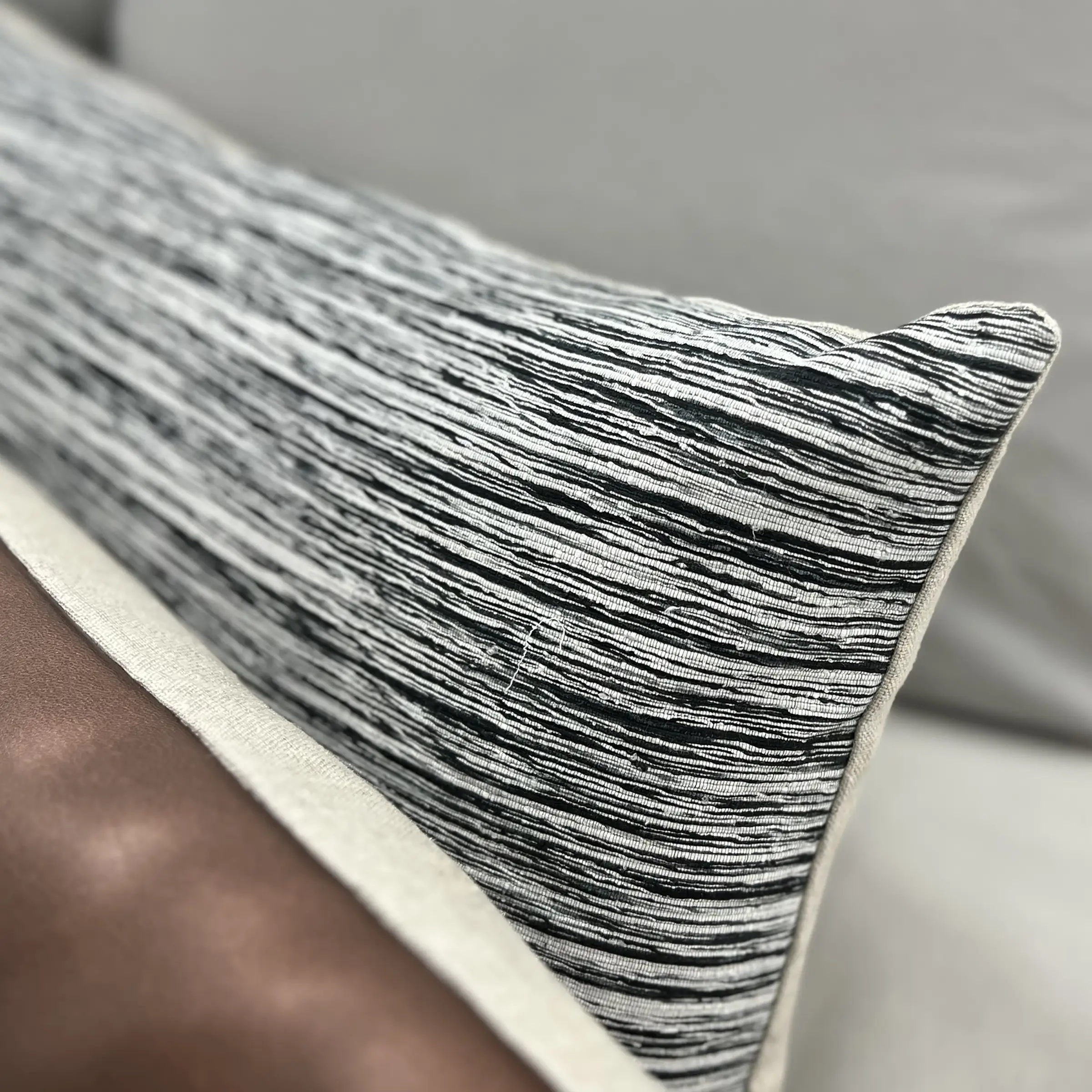 Mrs.Me Sierkussen Sketch Katoen Zijde Indigo - Off White 30 x 60 cm