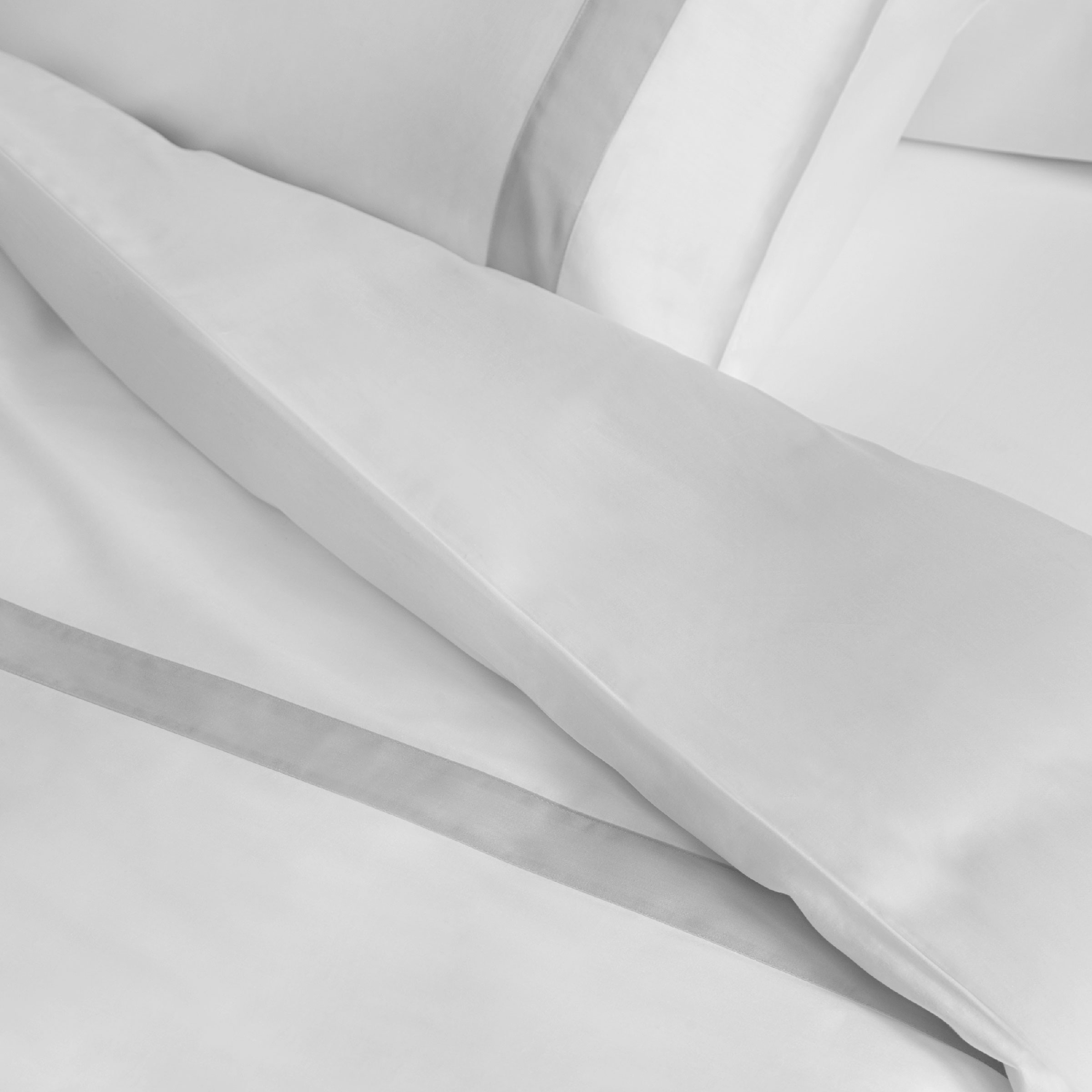 Dommelin Dekbedovertrekset Listra Satijn 300TC Wit - Zilver