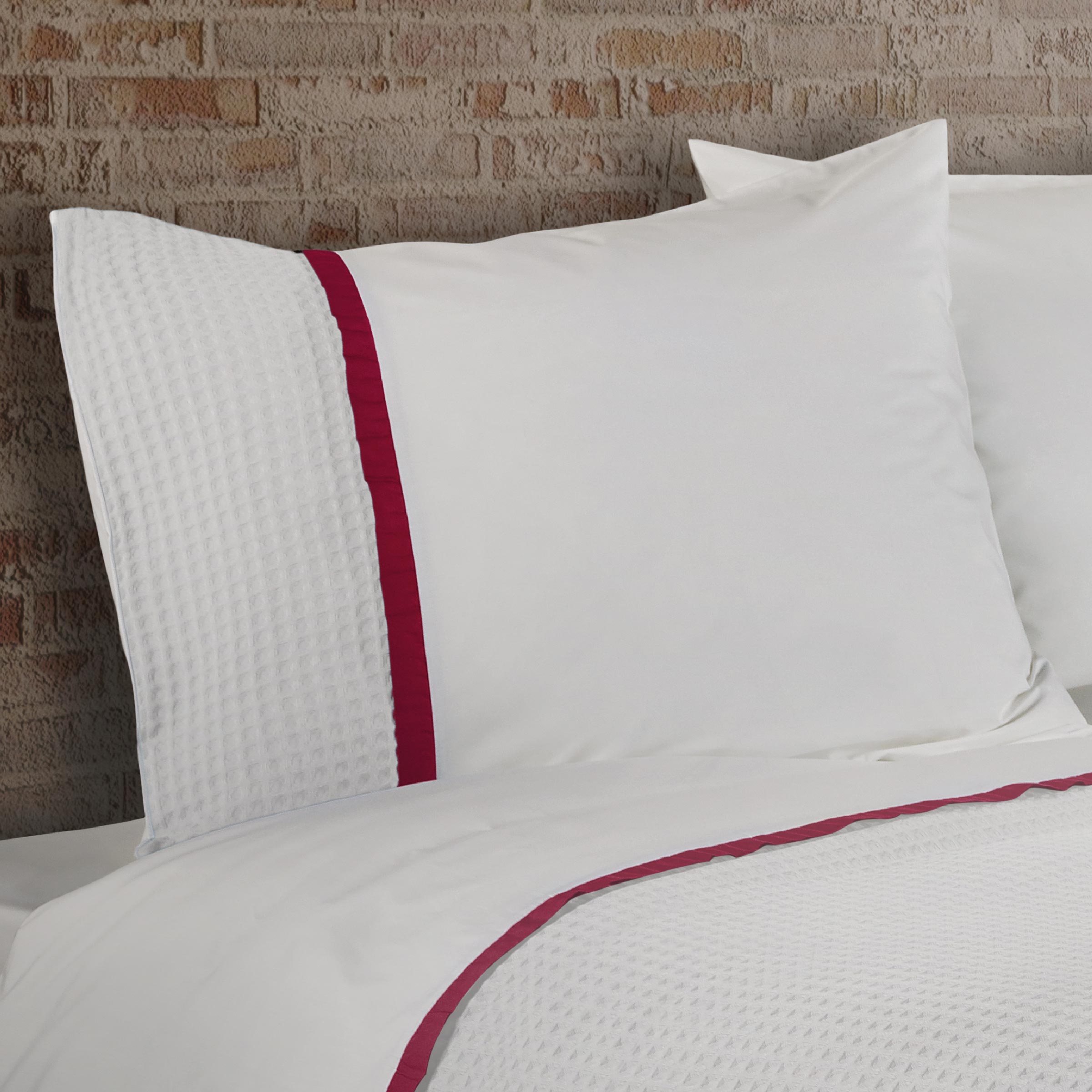 Dommelin Kussensloop Bari Percal 200TC Wit - Cherry 60 x 70 cm
