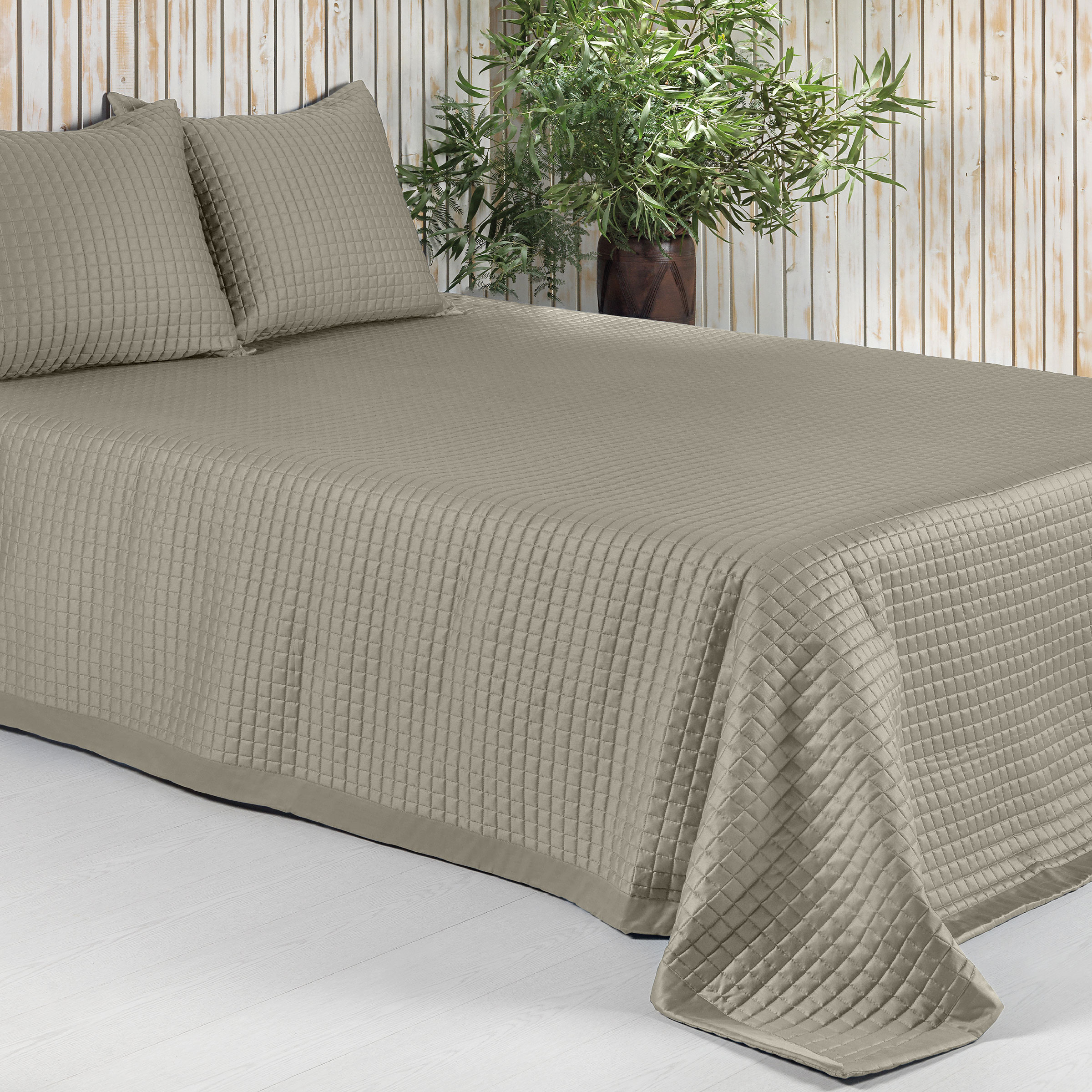 Dommelin Sprei Chicago Satijn 300TC Taupe