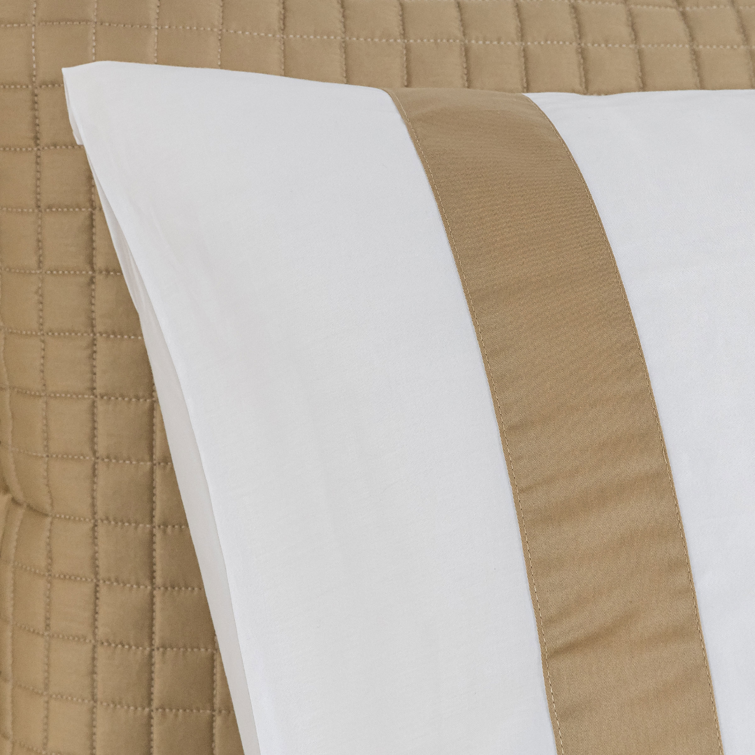 Dommelin Kussensloop Listra Satijn 300TC Wit - Brons 60 x 70 cm