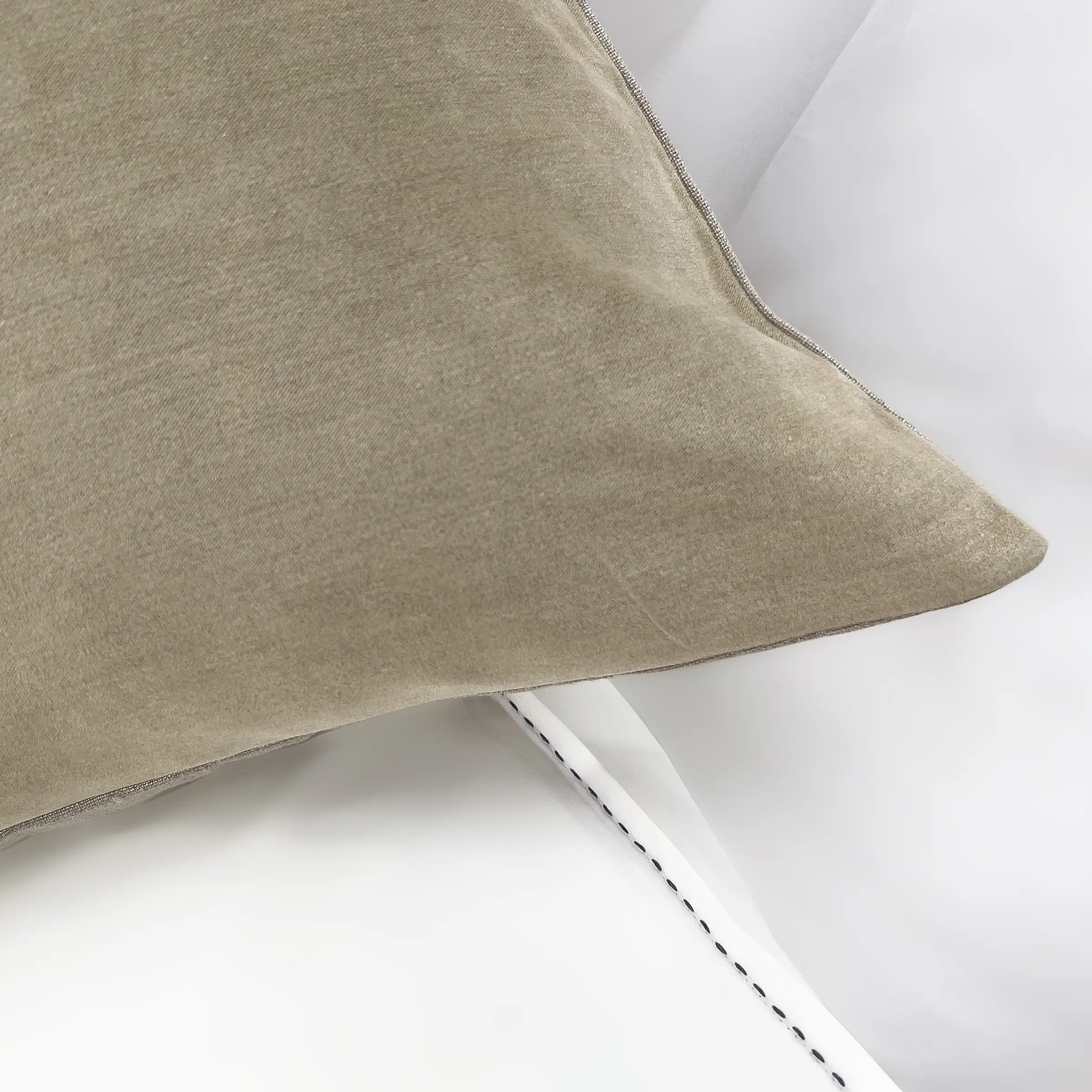 Mrs.Me Sierkussen Gentle Velours Camel 45 x 60 cm