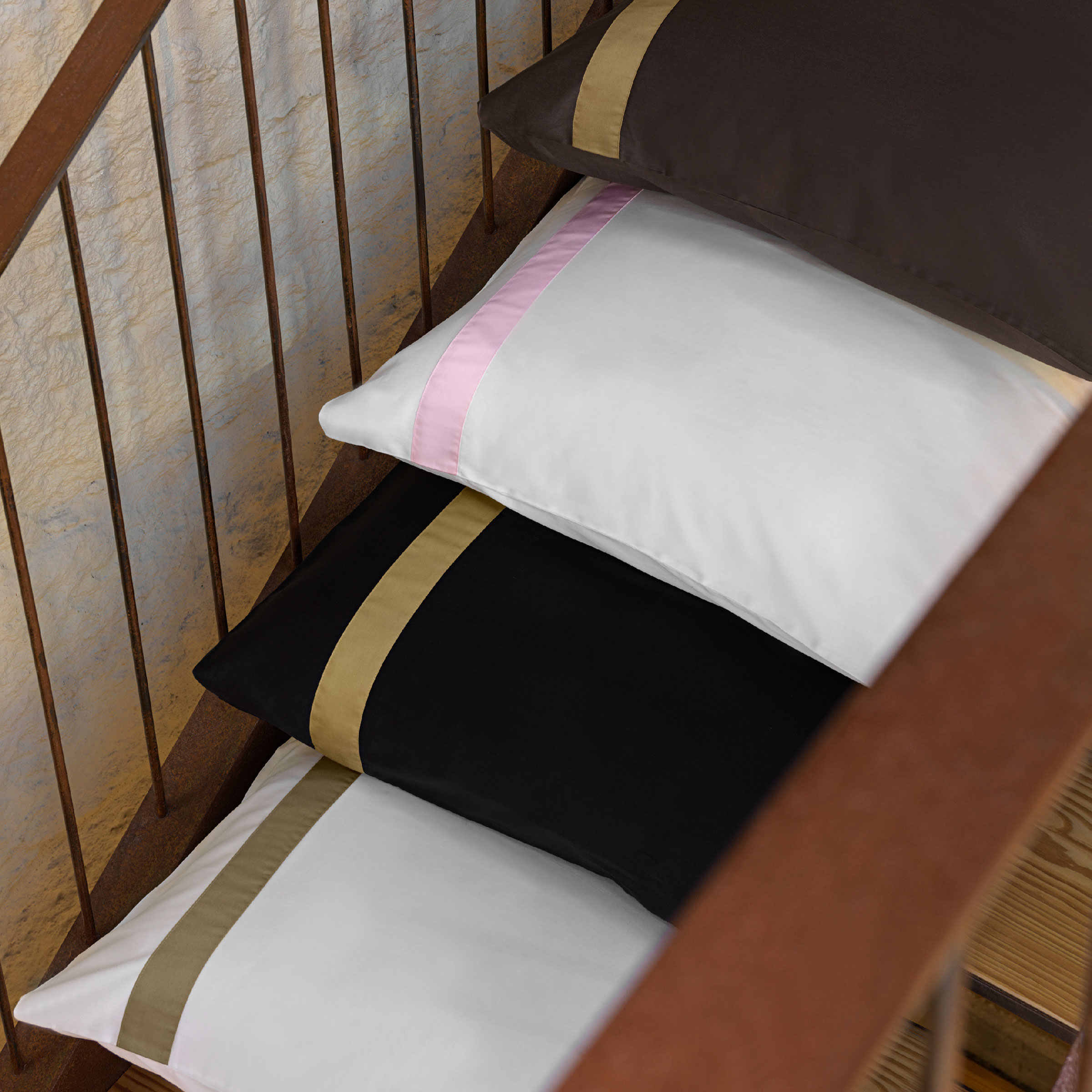 Dommelin Dekbedovertrekset Listra Satijn 300TC Wit - Lichtroze