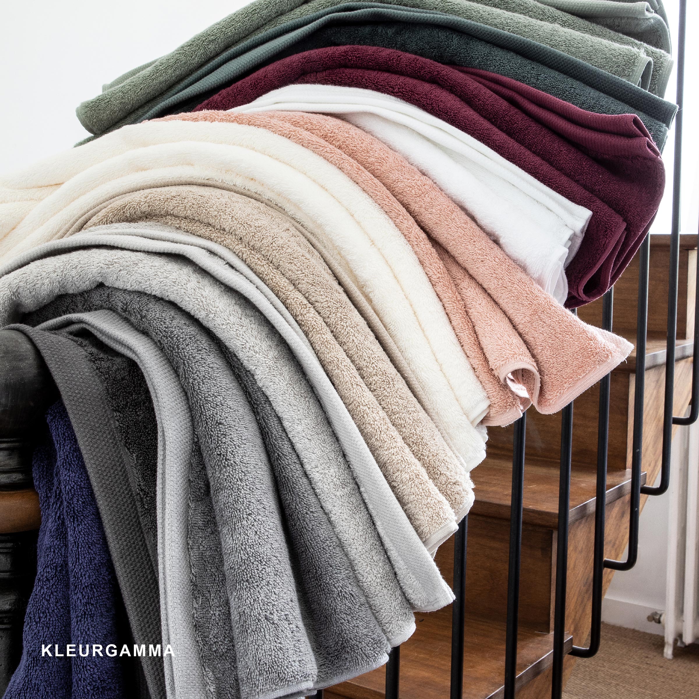 Alexandre Turpault Handdoek Essentiel Organic Katoen 650 gr/m2 Meringue 60 x 100 cm